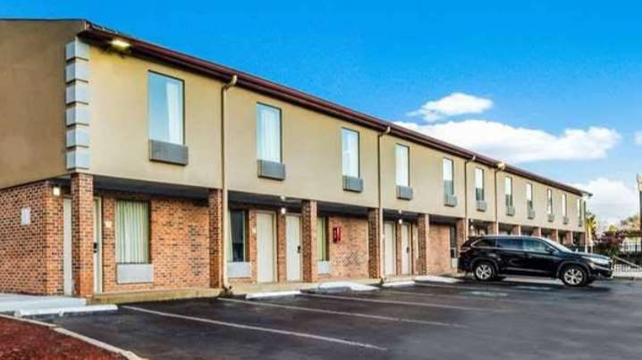 Quality Inn and Suites CAE Airport Parking
