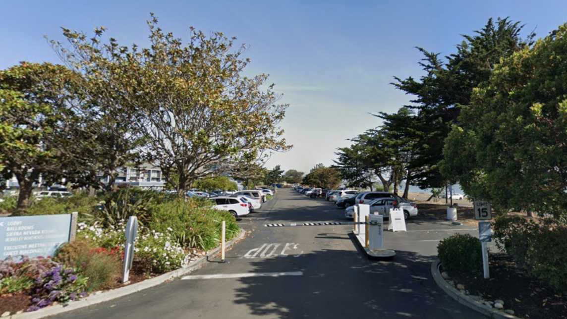 DoubleTree Berkeley OAK Airport Parking