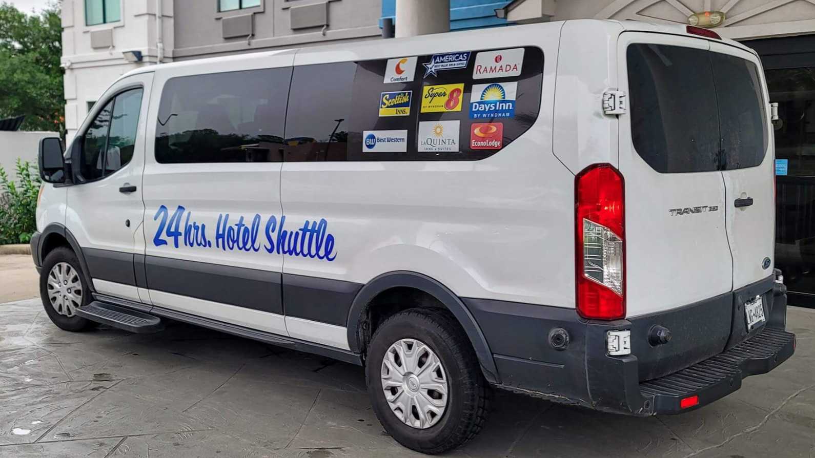Downtowner Inns & Suites IAH Airport Parking