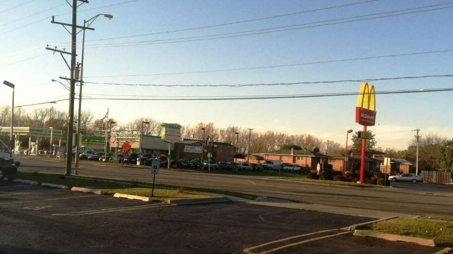 Super 8 by Wyndham MDW Airport Parking