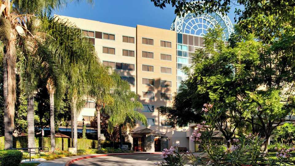 Sheraton Fairplex Suites ONT Airport Parking