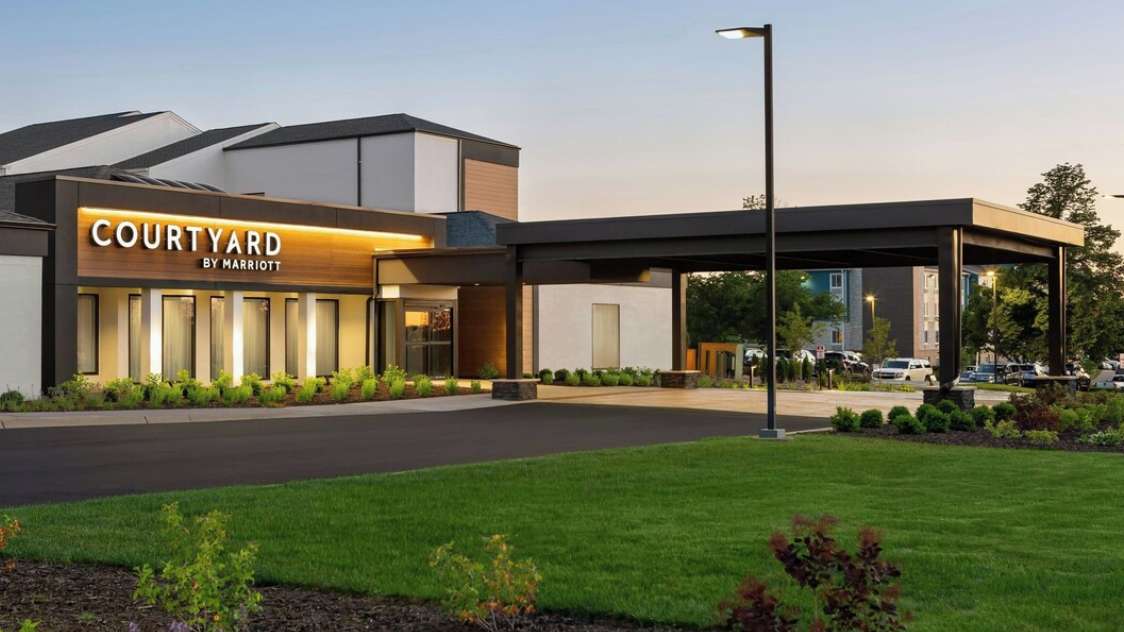 Courtyard by Marriott MSP Airport Parking
