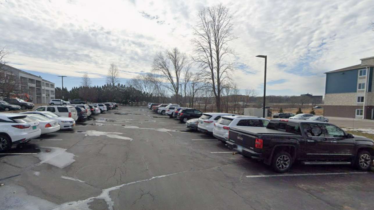 Courtyard by Marriott MSP Airport Parking