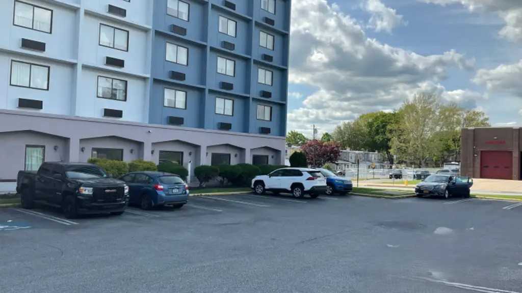 Comfort Inn PHL West Airport Parking