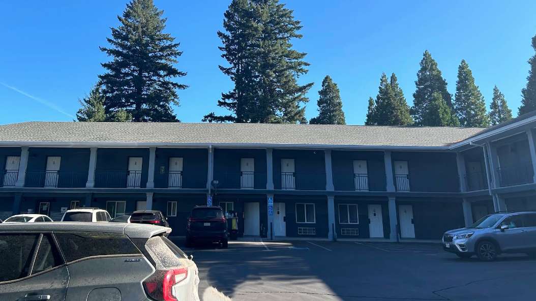 Best Western Plus Inn OAK Airport Parking