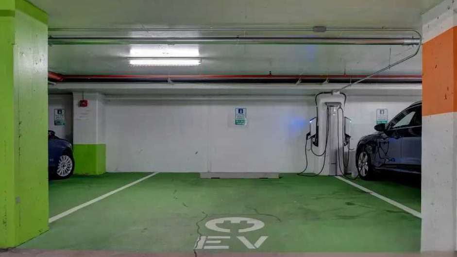875 D St DCA Airport Parking