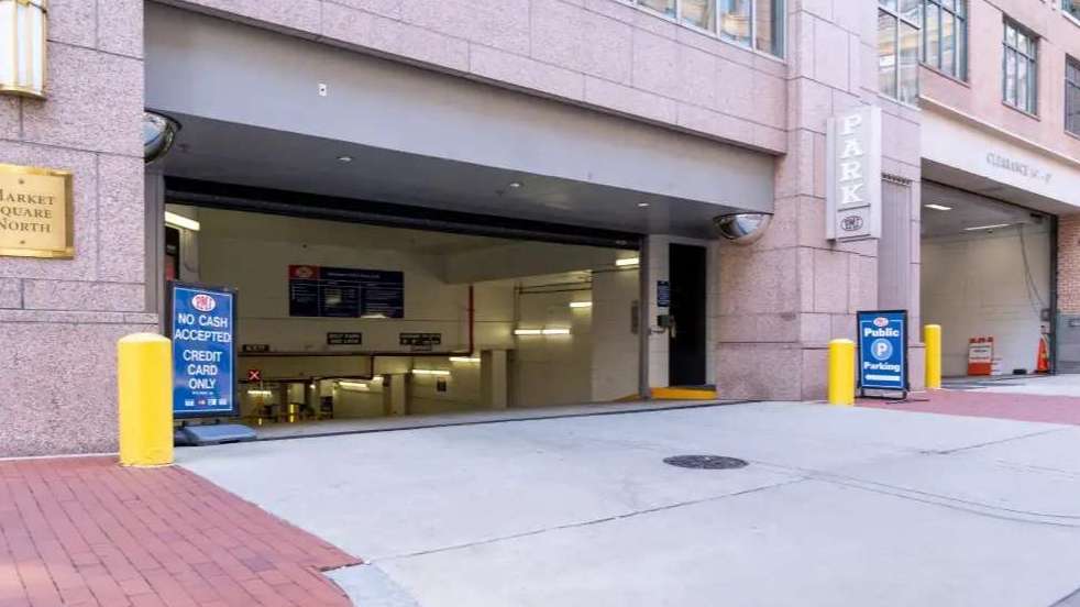 875 D St DCA Airport Parking
