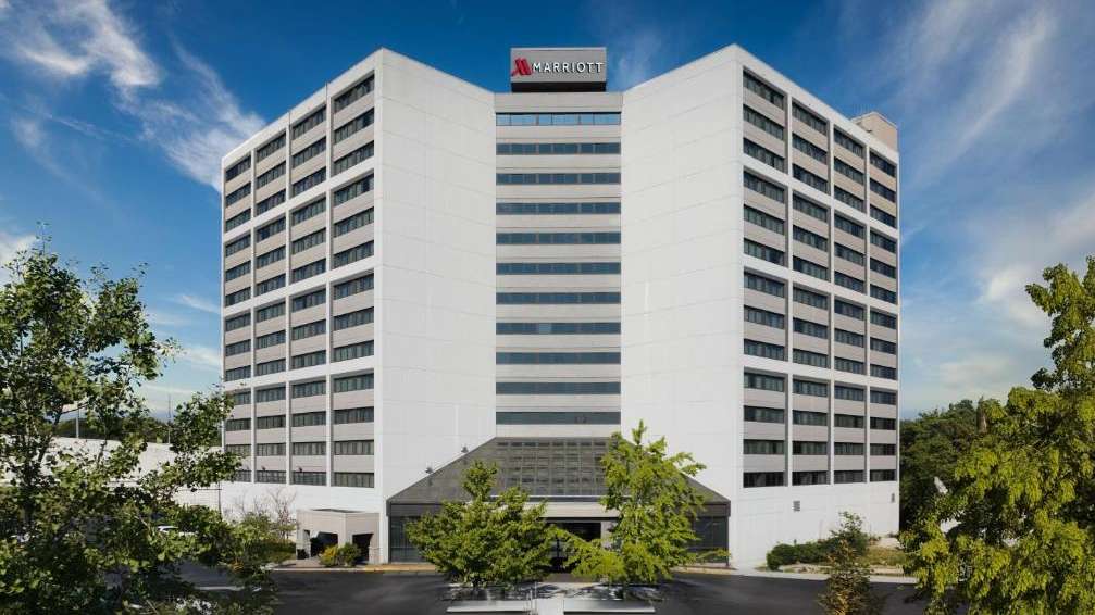 Nashville Airport Marriott Parking