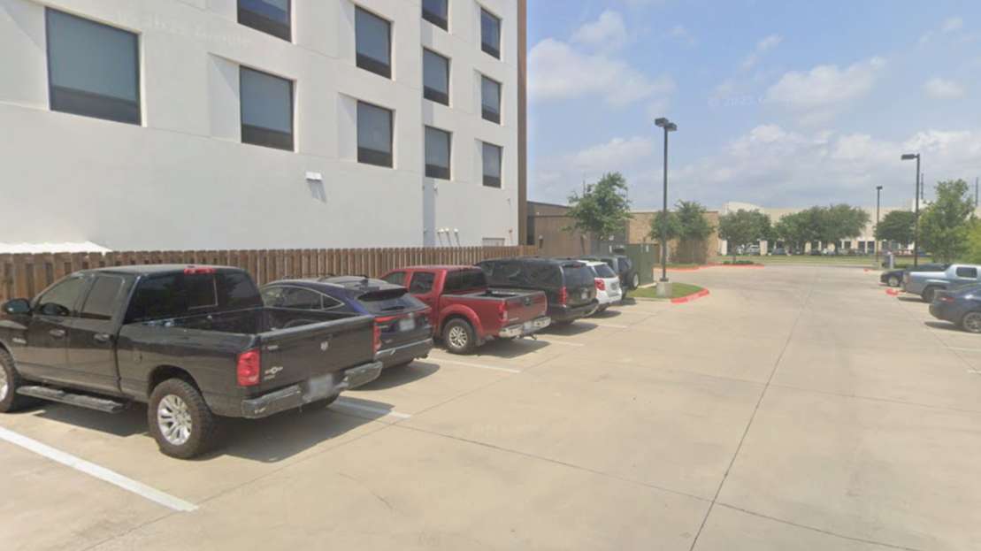 Hilton Garden Inn AUS Airport Parking