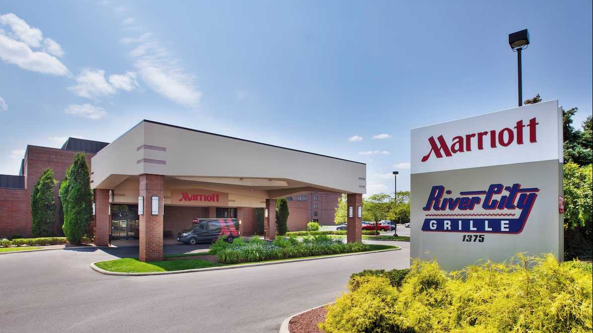 Marriott Columbus CMH Airport Parking
