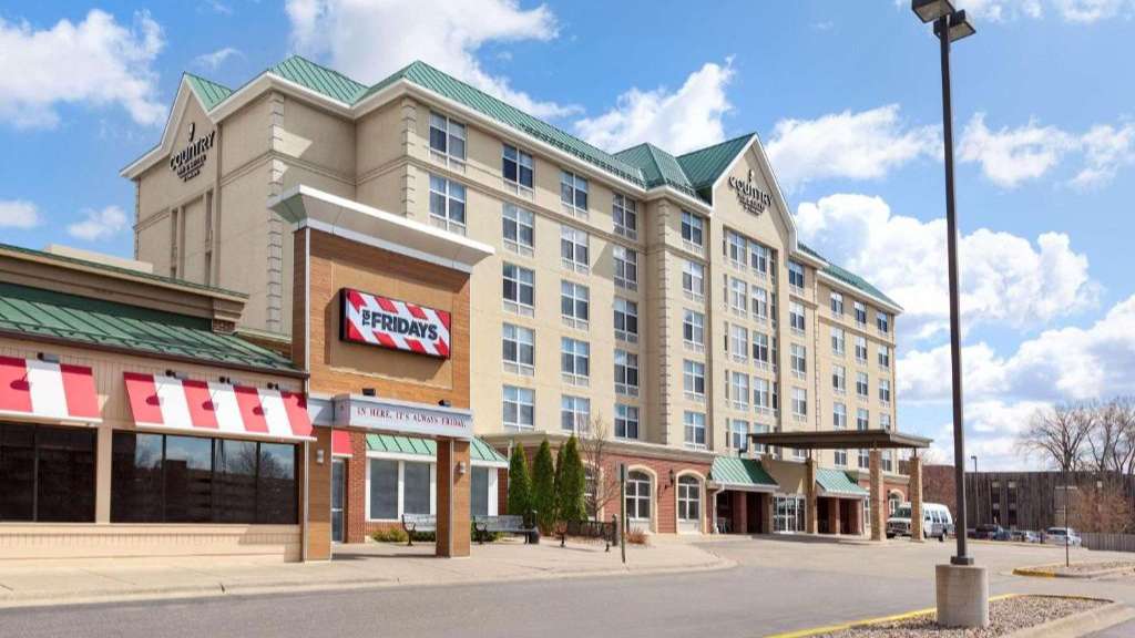 Country Inn & Suites by Radisson MSP Airport Parking