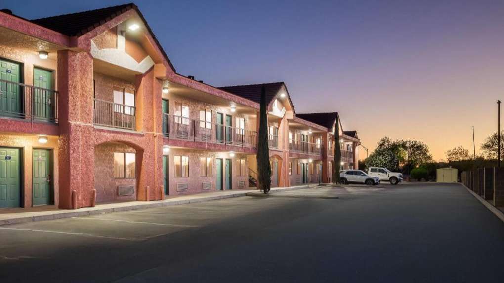 Days Inn by Wyndham TUS Airport Parking