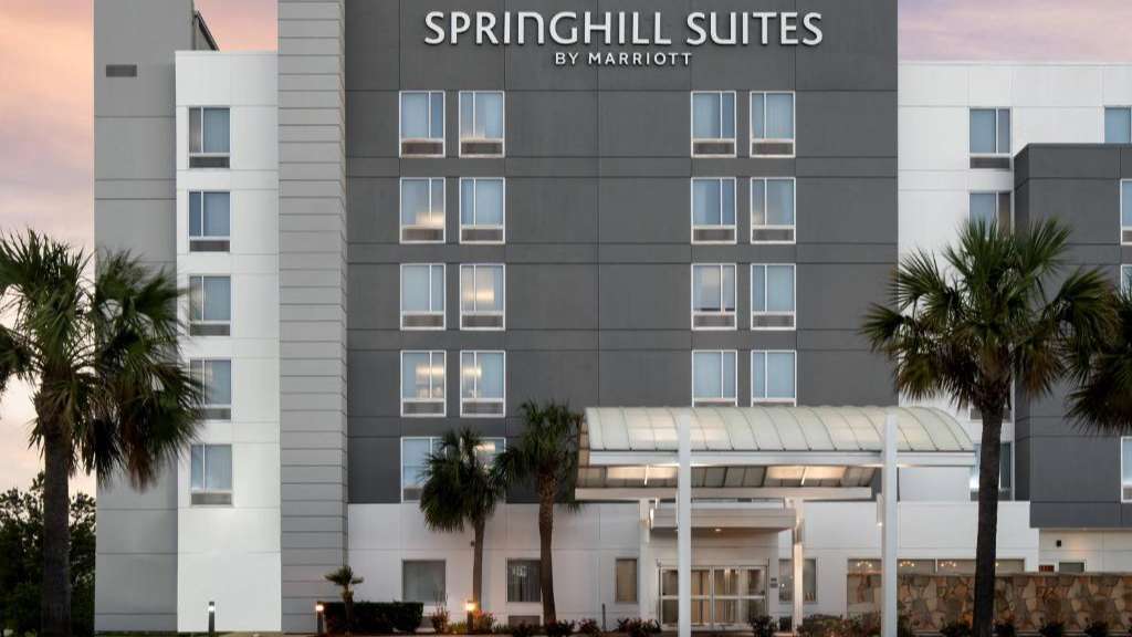 SpringHill Suites by Marriott IAH Airport Parking