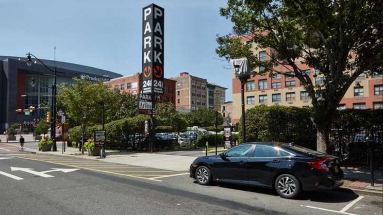 Icon Parking Garage (Renaissance 111 Mulberry St.) EWR Airport Parking