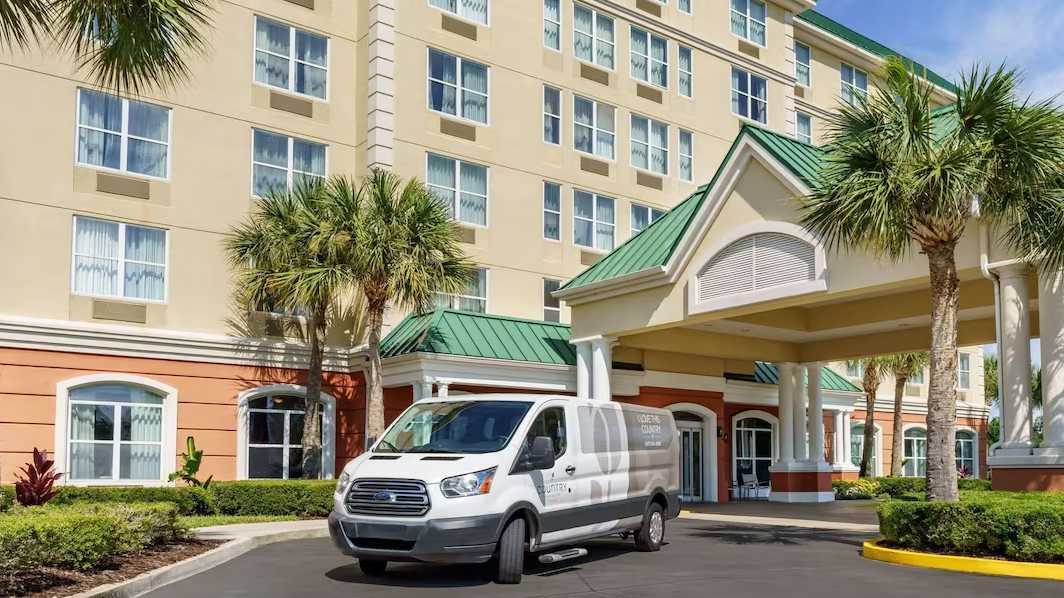 Country Inn & Suites by Radisson MCO Airport Parking