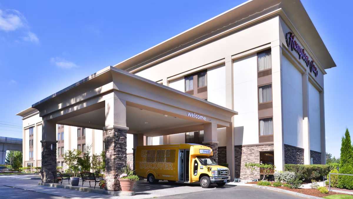Hampton Inn SEA Airport Parking
