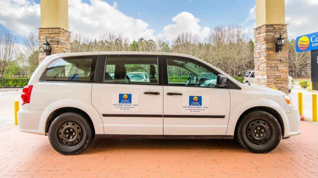 Comfort Inn & Suites IAH Airport Parking