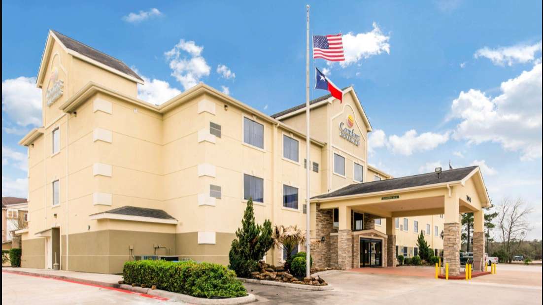 Comfort Inn & Suites IAH Airport Parking