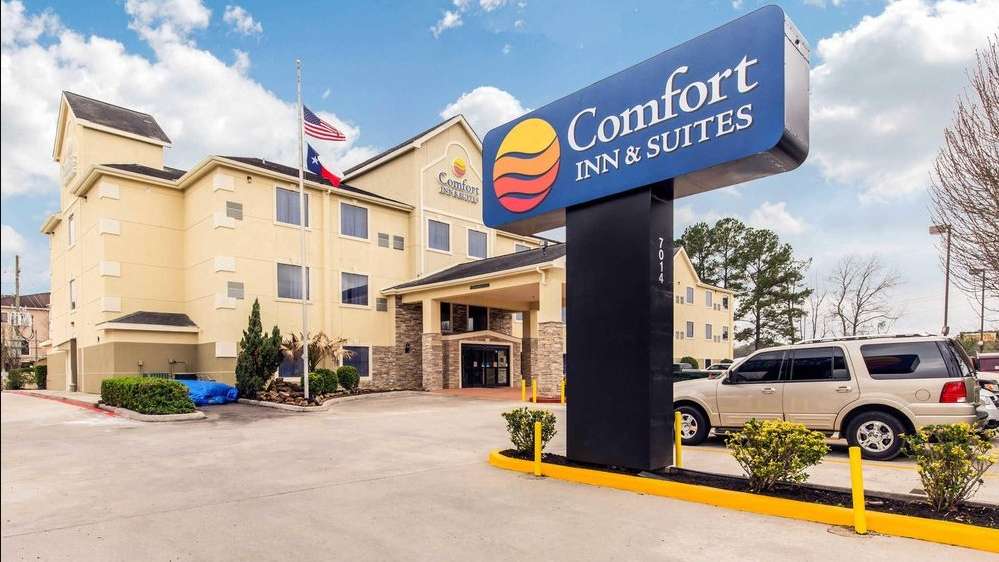Comfort Inn & Suites IAH Airport Parking