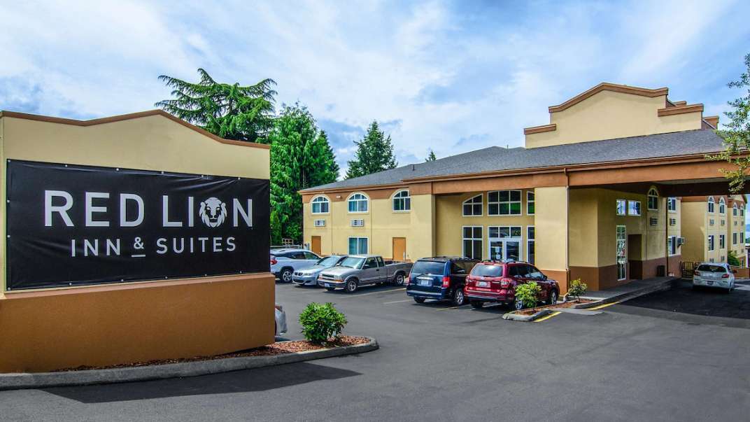 Red Lion Inn & Suites SEA Airport Parking