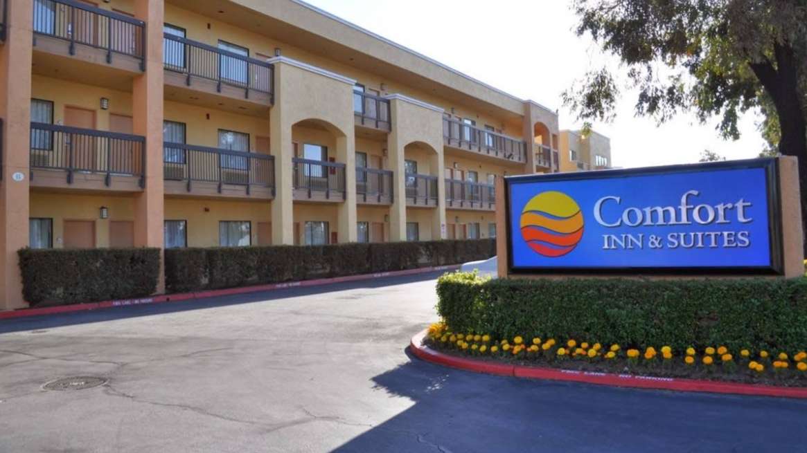 Comfort Inn & Suites North SFO Airport Parking