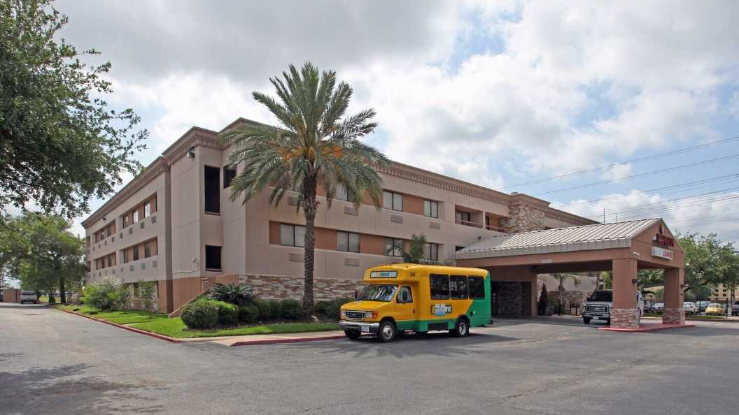 Red Lion Inn & Suites Houston IAH Airport Parking