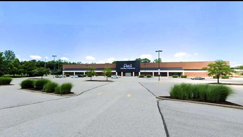 Arch Pickleball STL Airport Parking