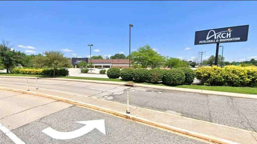 Arch Pickleball STL Airport Parking