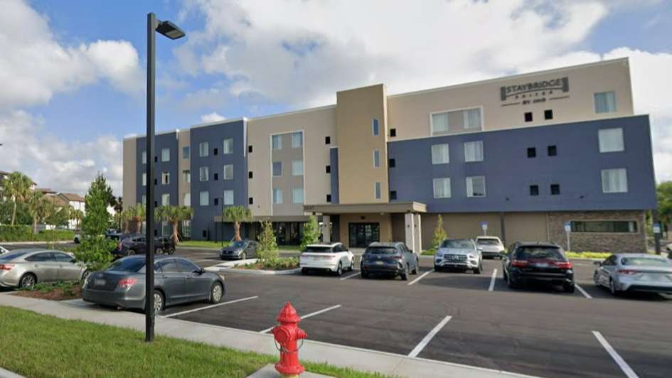 Staybridge Suites SRQ Airport Parking