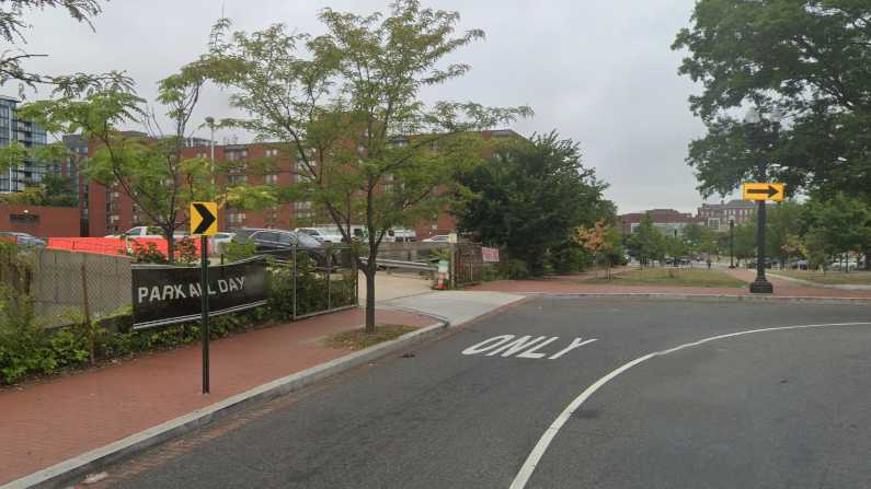 USP Parking (900 2nd Street NW) DCA Airport