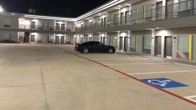 Hotel Solara HOU Airport Parking