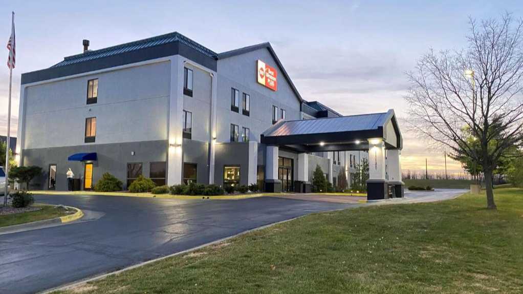 Best Western Plus MCI Airport Parking