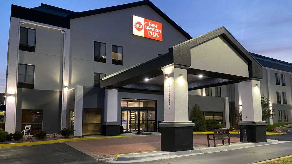 Best Western Plus MCI Airport Parking