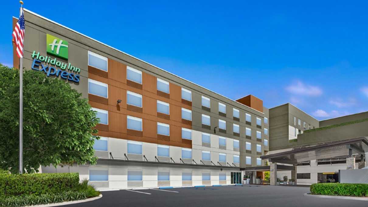 Holiday Inn Express Ft. Lauderdale FLL Airport Parking
