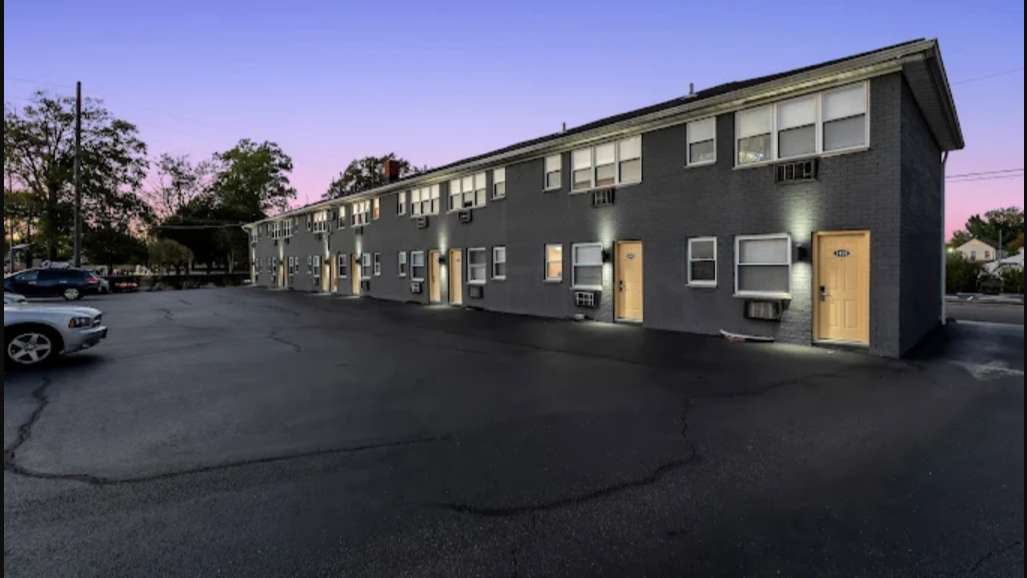 Bentley Motel EWR Airport Parking