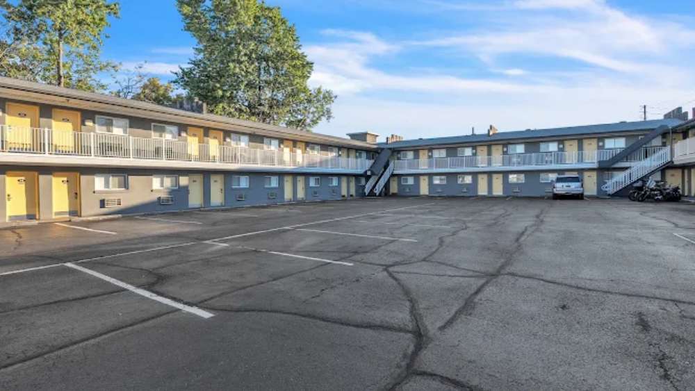 Bentley Motel EWR Airport Parking