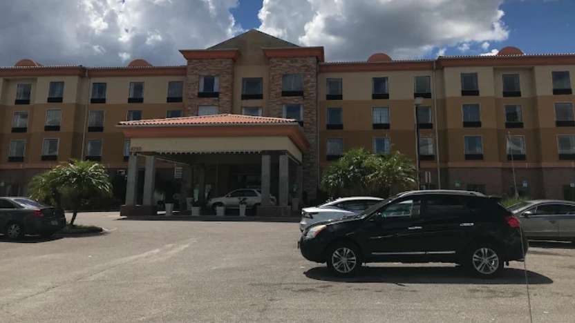 Country Inn & Suites by Radisson TPA Airport Parking