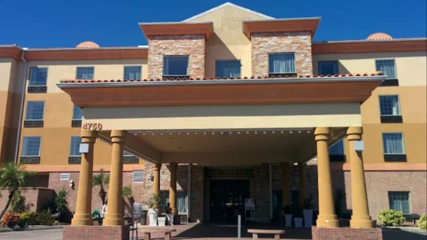 Country Inn & Suites by Radisson TPA Airport Parking