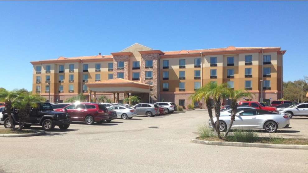Country Inn & Suites by Radisson TPA Airport Parking