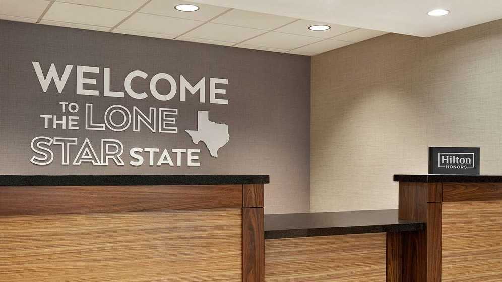 Hampton Inn Houston Hobby  Airport Parking