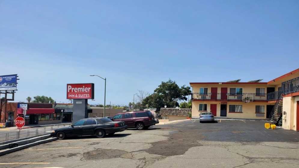 Premier Inn & Suites OAK Airport Parking