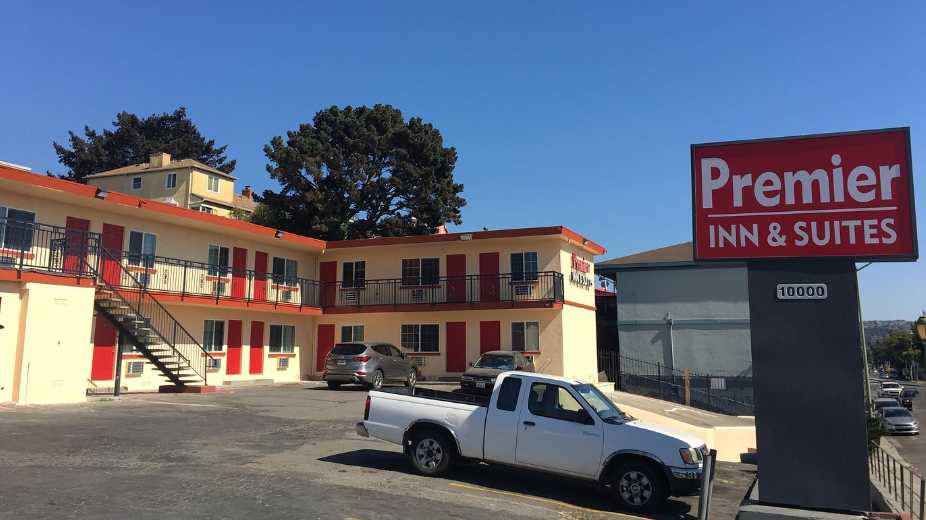 Premier Inn & Suites OAK Airport Parking
