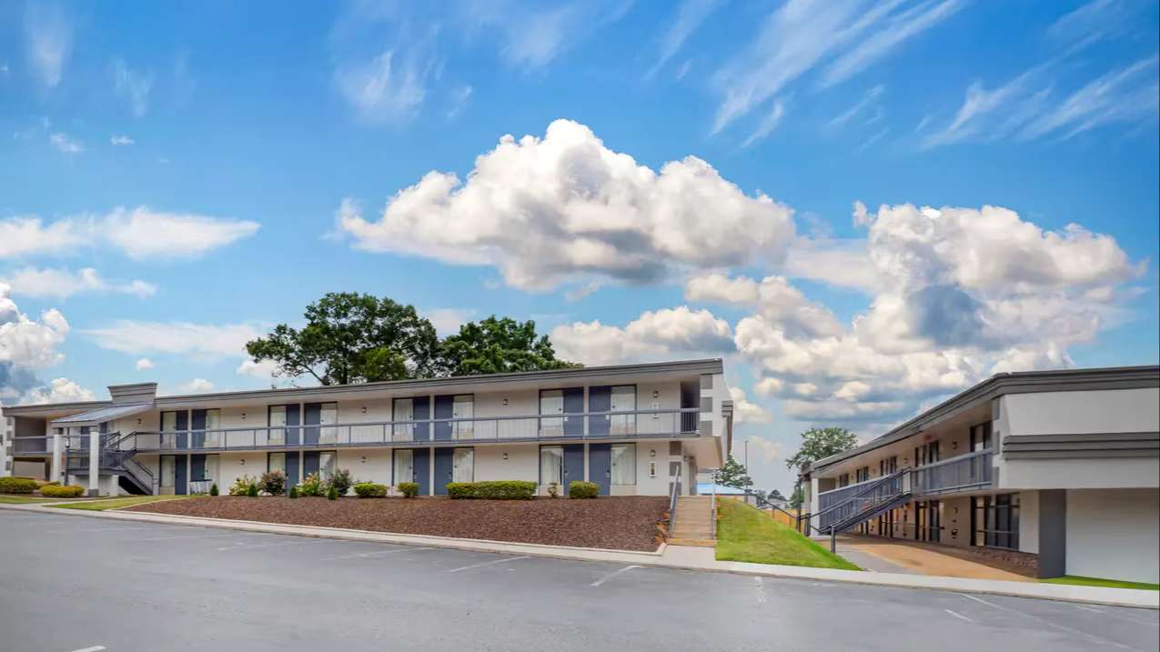 Clarion Pointe Morrow ATL Airport Parking