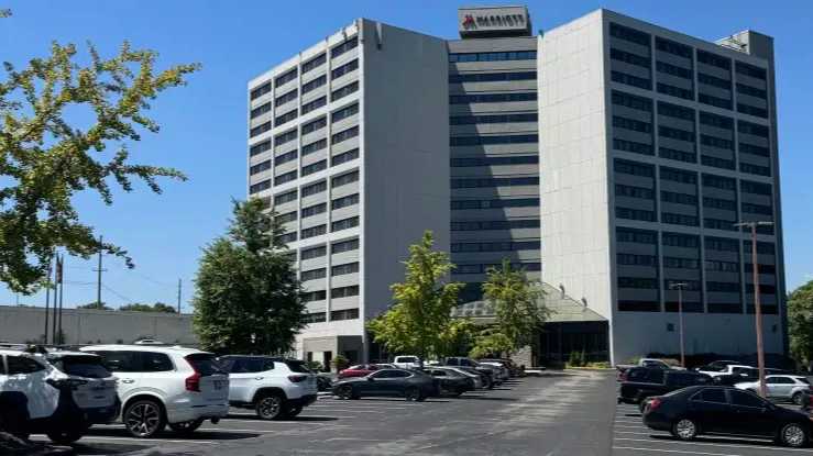Nashville Airport Marriott Parking