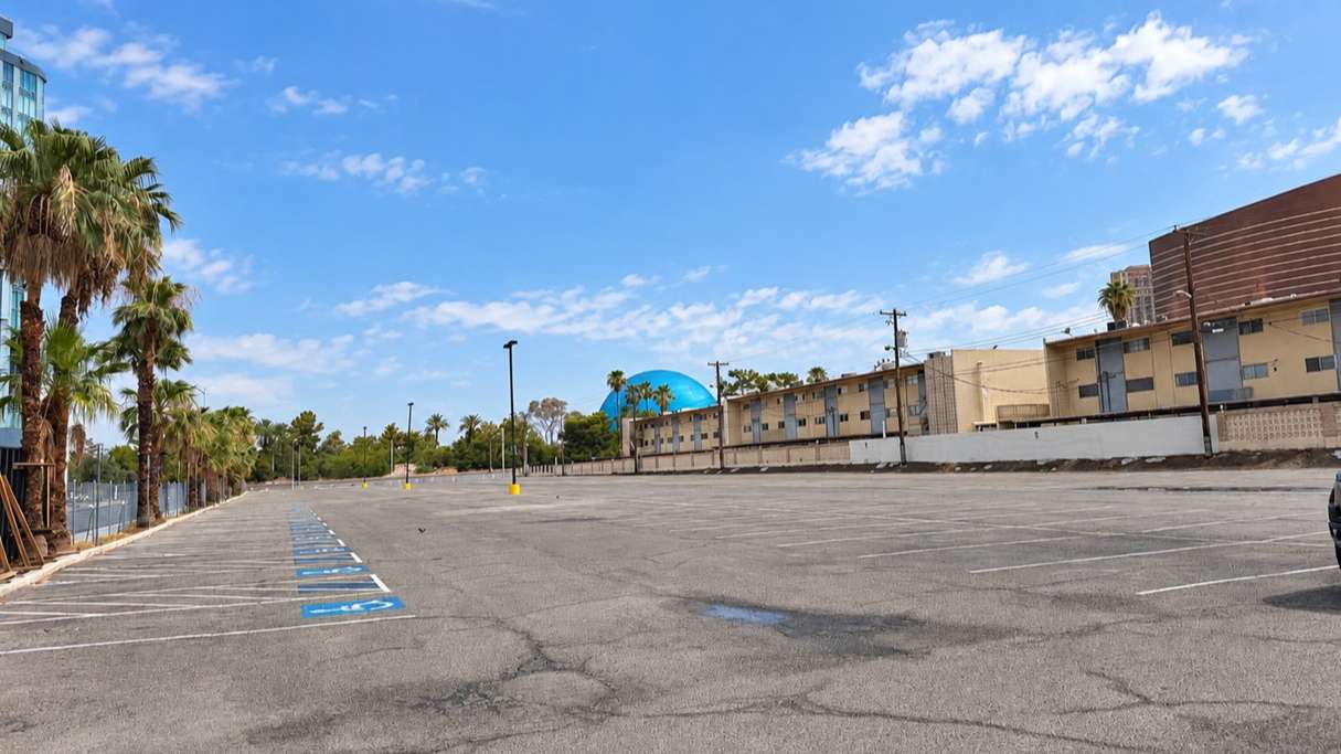 Majestic LAS Airport Parking