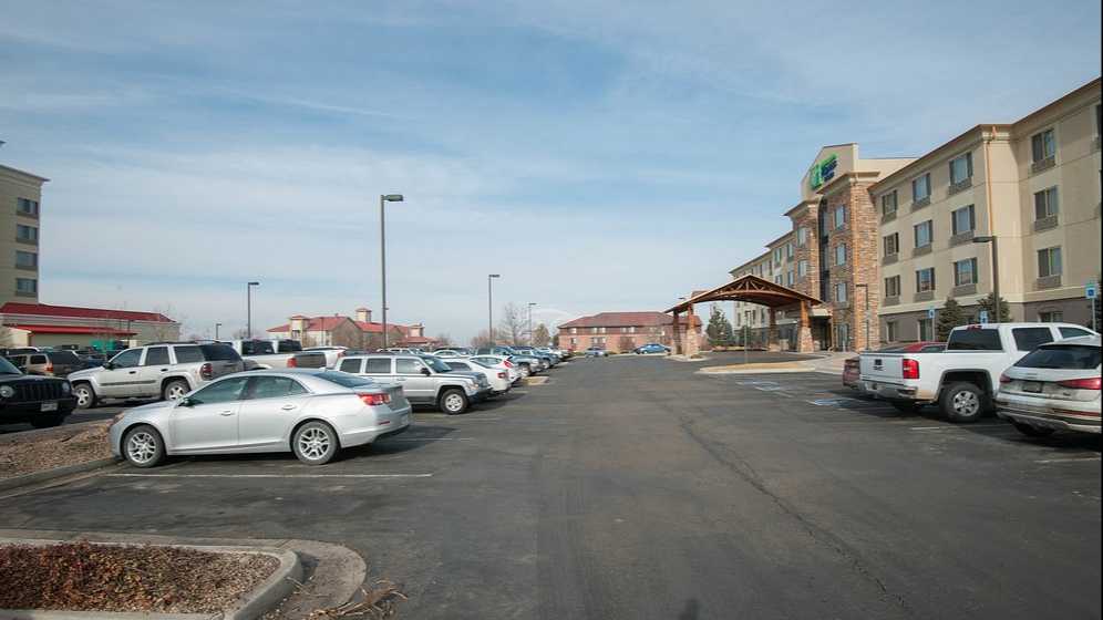 Holiday Inn Express DIA Airport Parking