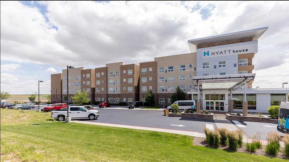 Hyatt House DEN Airport Parking