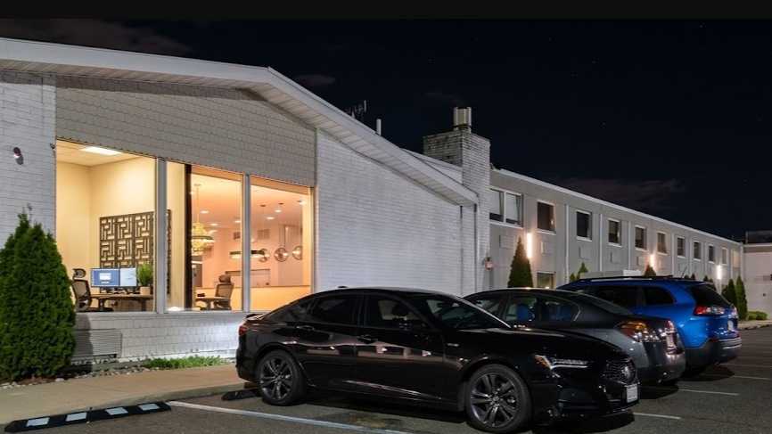 The Kenilworth Hotel EWR Airport Parking