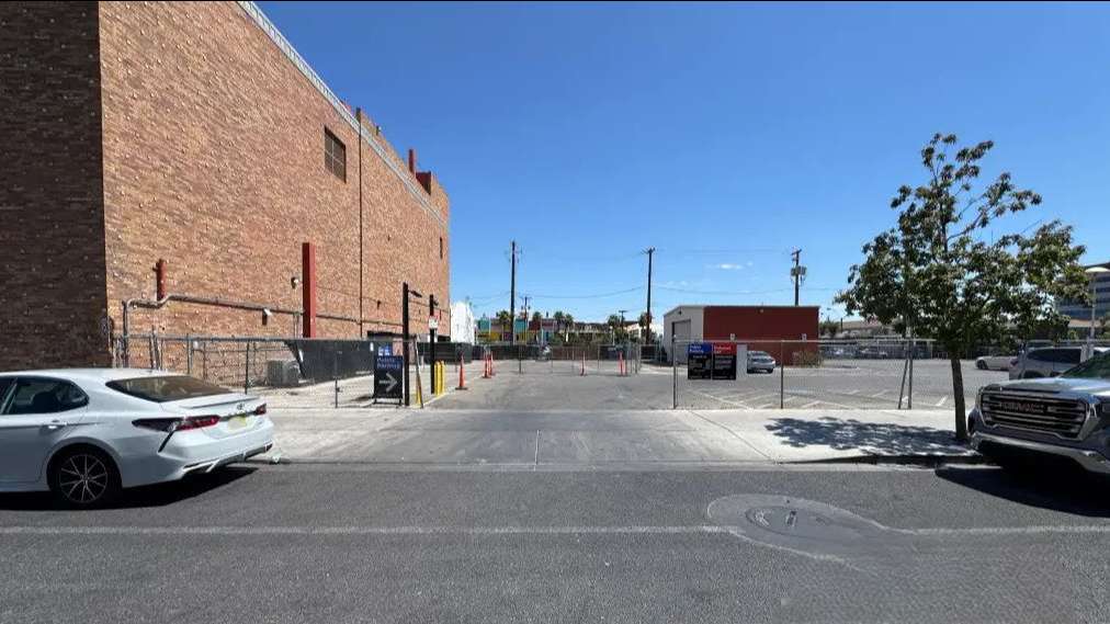LV Parking (601 Fremont St) LAS Airport Parking