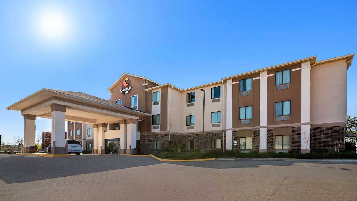 Comfort Inn New Orleans (MSY) Airport Parking